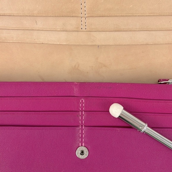 Coach Soho Pink Leather Long Buckle Wallet with Snap Closure Vachetta Interior - Picture 10 of 16